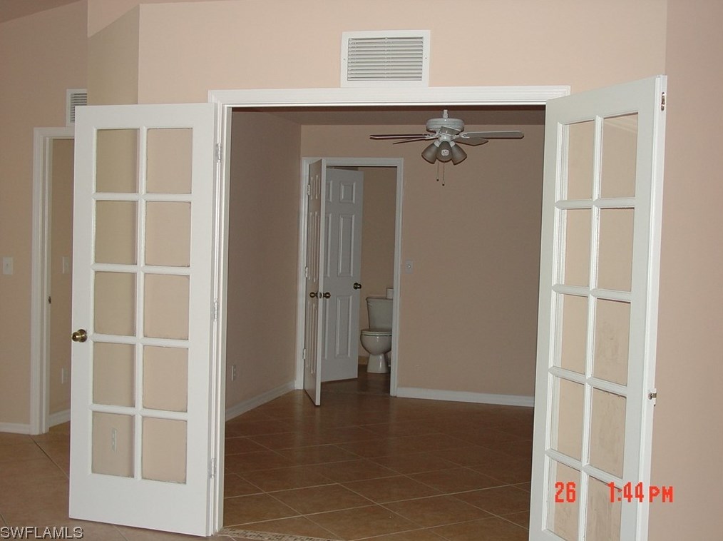 301 Sw 14th Pl, Cape Coral, FL 33991