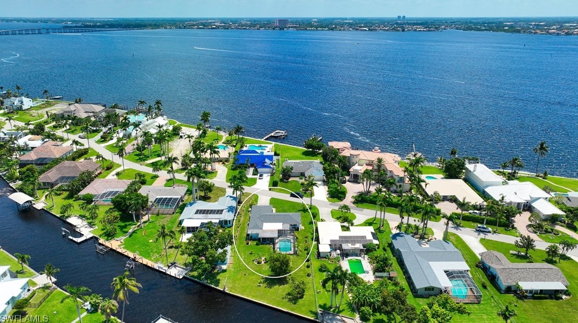 5330 Nautilus Dr, Cape Coral, FL 33904