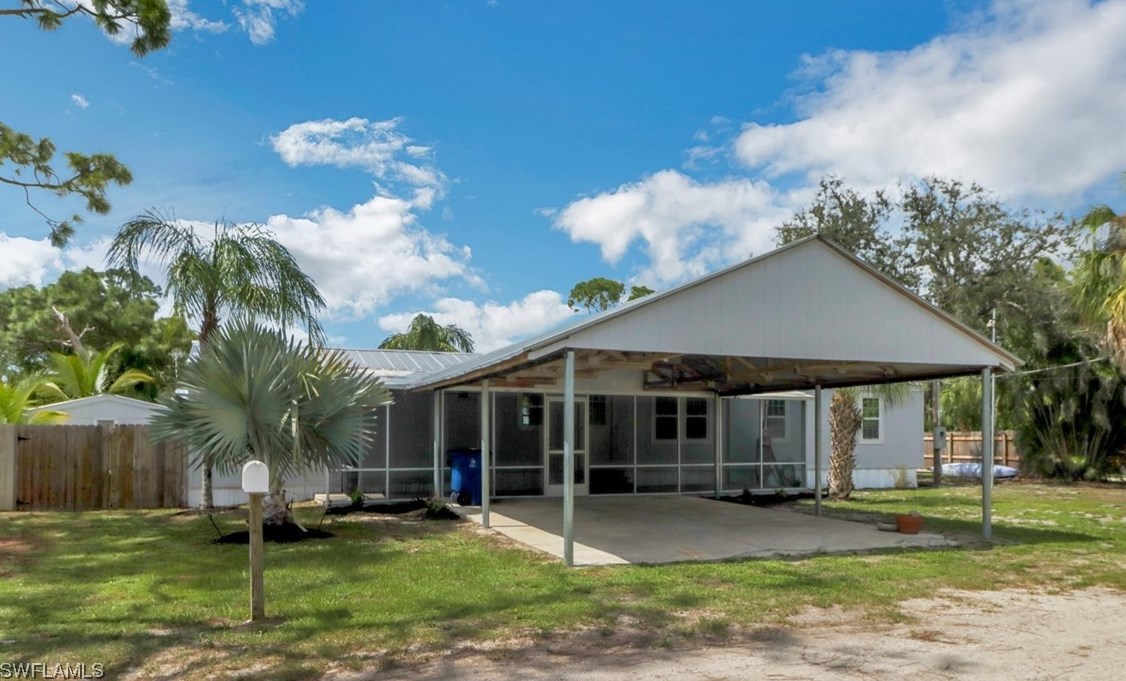4461 Palmcrest Ln, Fort Myers, FL 33908-4854