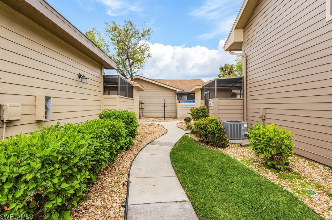 8386 Haven Ln, Fort Myers, FL 33919-8181