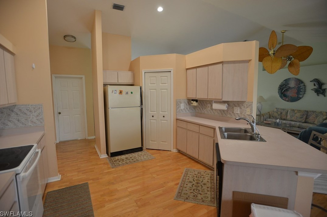 1415 40th Ter, Cape Coral FL  33914-5616 exterior