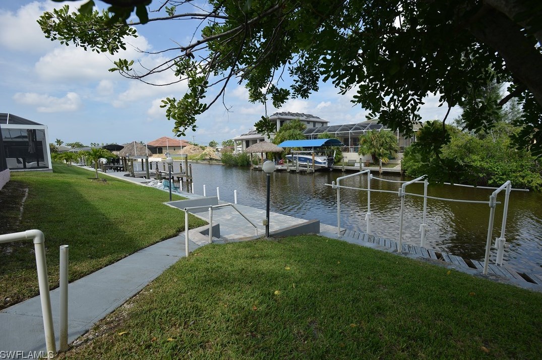 1415 40th Ter, Cape Coral FL  33914-5616 exterior