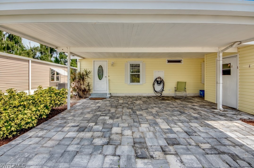 7196 Drum Dr, Saint James City FL  33956-2726 exterior