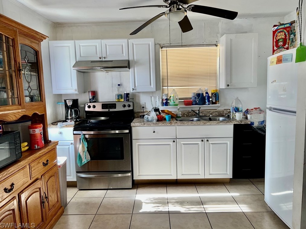 427 Fairfax Dr, Fort Myers, FL 33905-3605