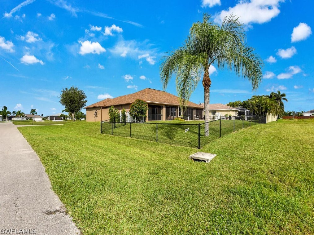 1001 37th Ave, Cape Coral, FL 33993-9335