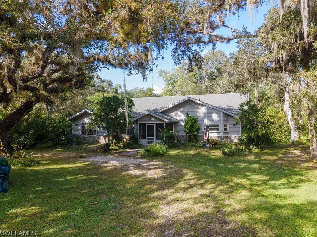 140 Davis St, Labelle, FL 33935-4953