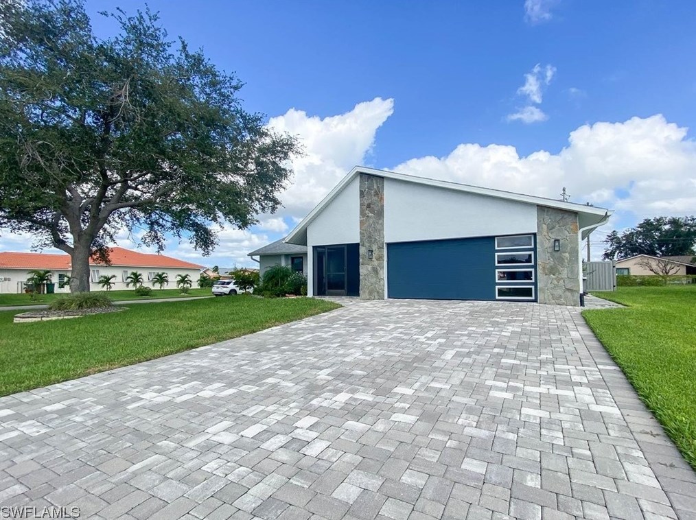 1103 21st Ter, Cape Coral, FL 33990-4663
