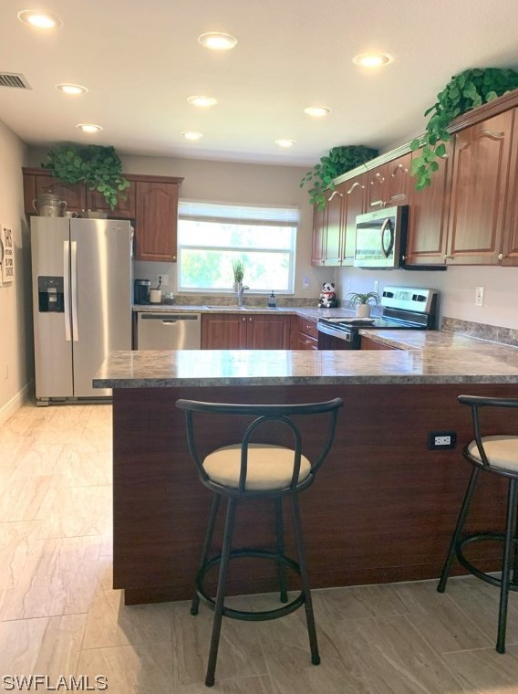 827 Hector Ln, Lehigh Acres, FL 33974