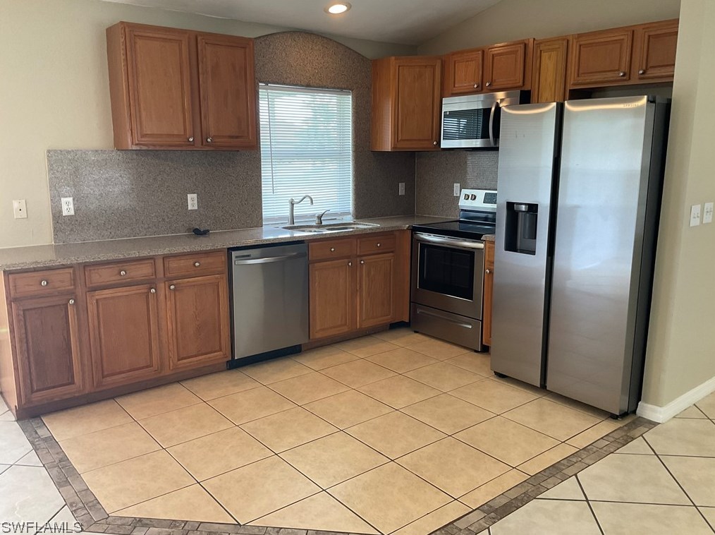 1016 Ne 36th St, Cape Coral, FL 33914