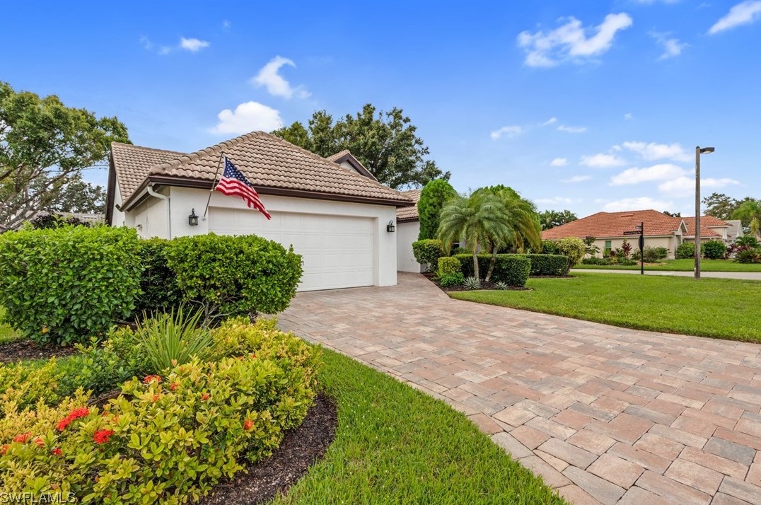 11402 Waterford Village Dr, Fort Myers, FL 33913-7911