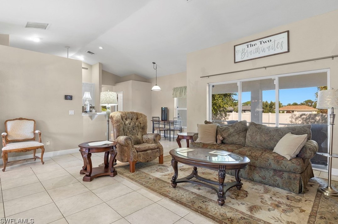 3701 47th Ln, Cape Coral FL  33993-7348 exterior