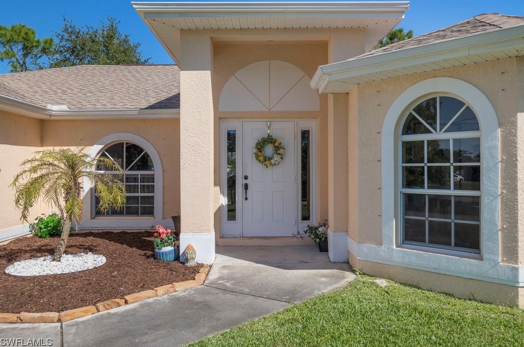 3701 47th Ln, Cape Coral FL  33993-7348 exterior