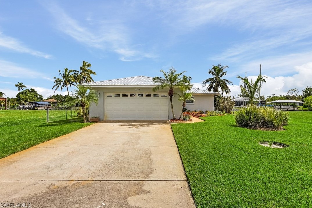 2252 Santiago Ave, Fort Myers, FL 33905-4827