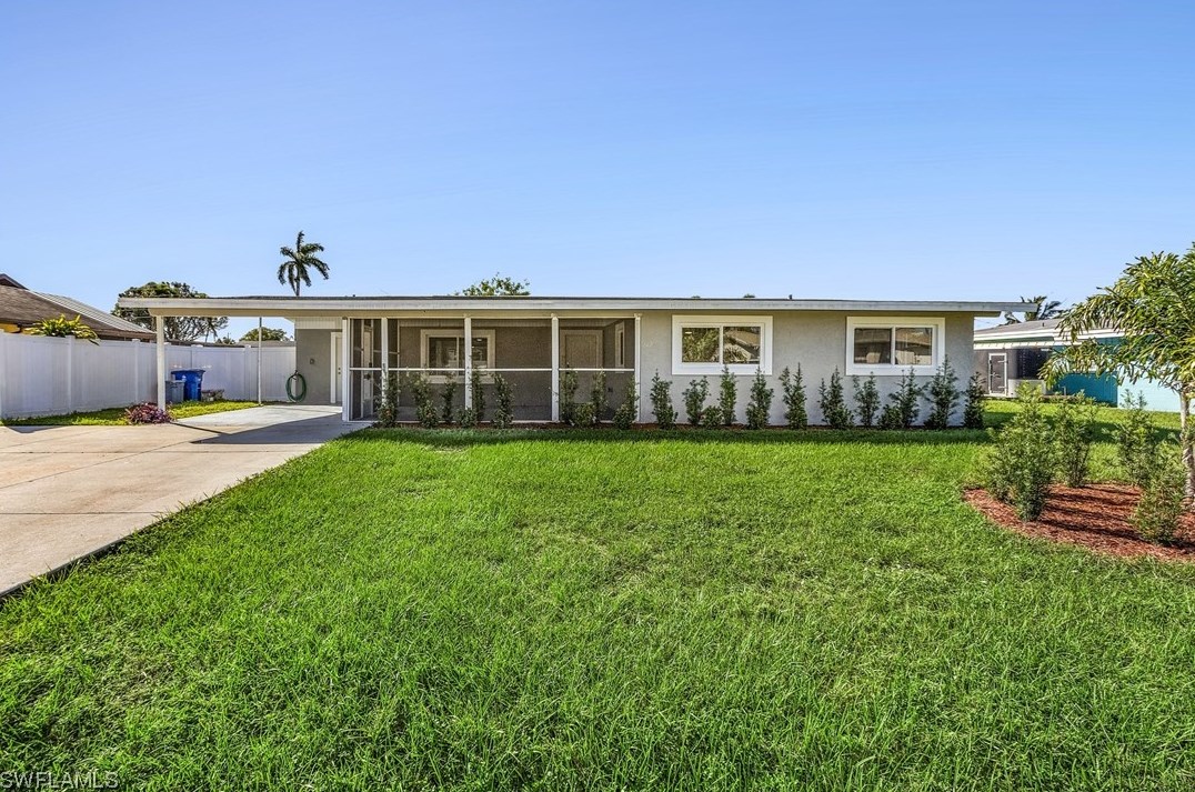 2124 Ephraim Ave, Fort Myers, FL 33907-4128
