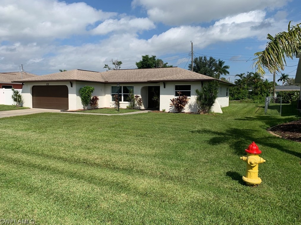 221 44th St, Cape Coral, FL 33904-8447
