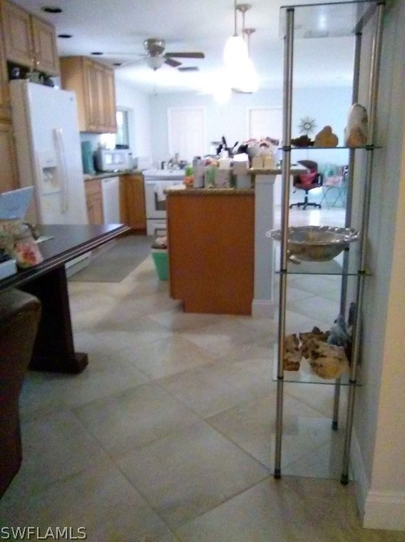 32 Fairview Blvd, Fort Myers Beach FL  33931-4565 exterior