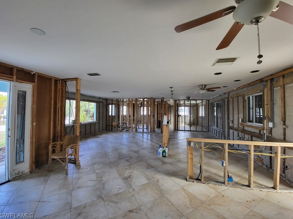 32 Fairview Blvd, Fort Myers Beach FL  33931-4565 exterior