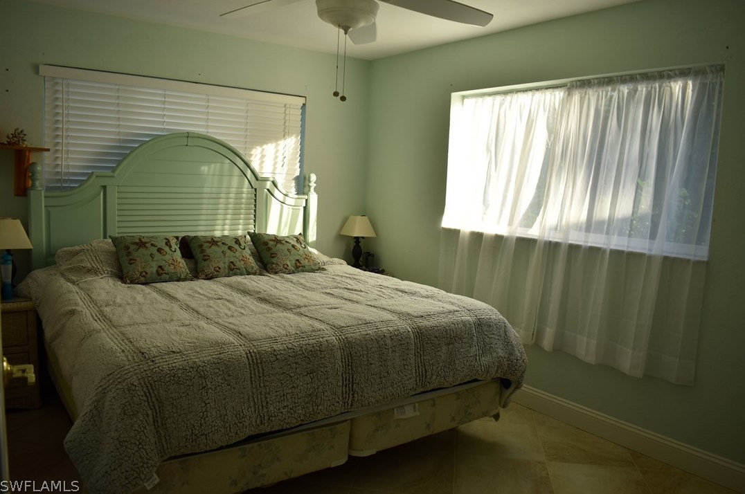 32 Fairview Blvd, Fort Myers Beach FL  33931-4565 exterior