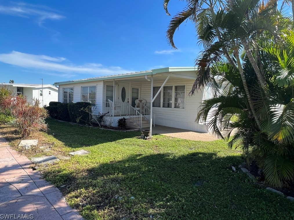 121 Dawn St, Fort Myers, FL 33908-3406