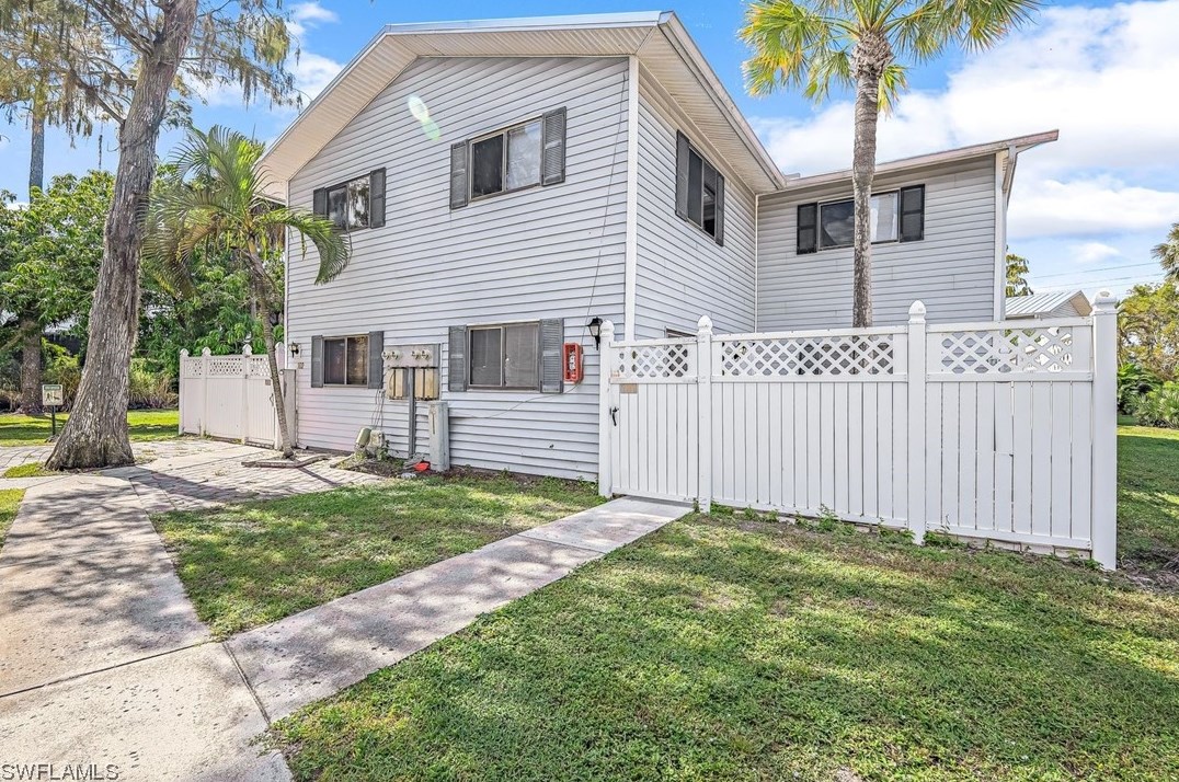 7737 Tamara Lee Ct, Fort Myers, FL 33907-2950