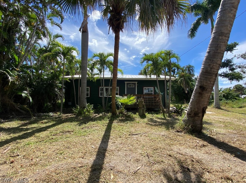 3341 Sixth Ave, Saint James City, FL 33956