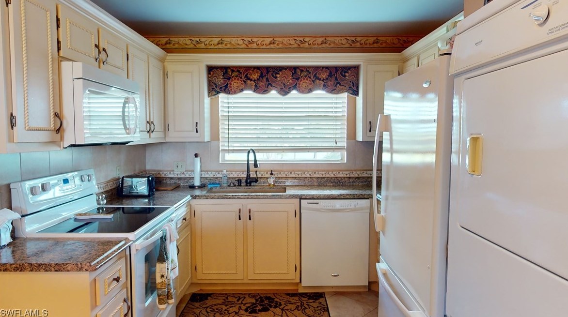 4372 27th Ct Sw #2-304, Naples, FL 34116