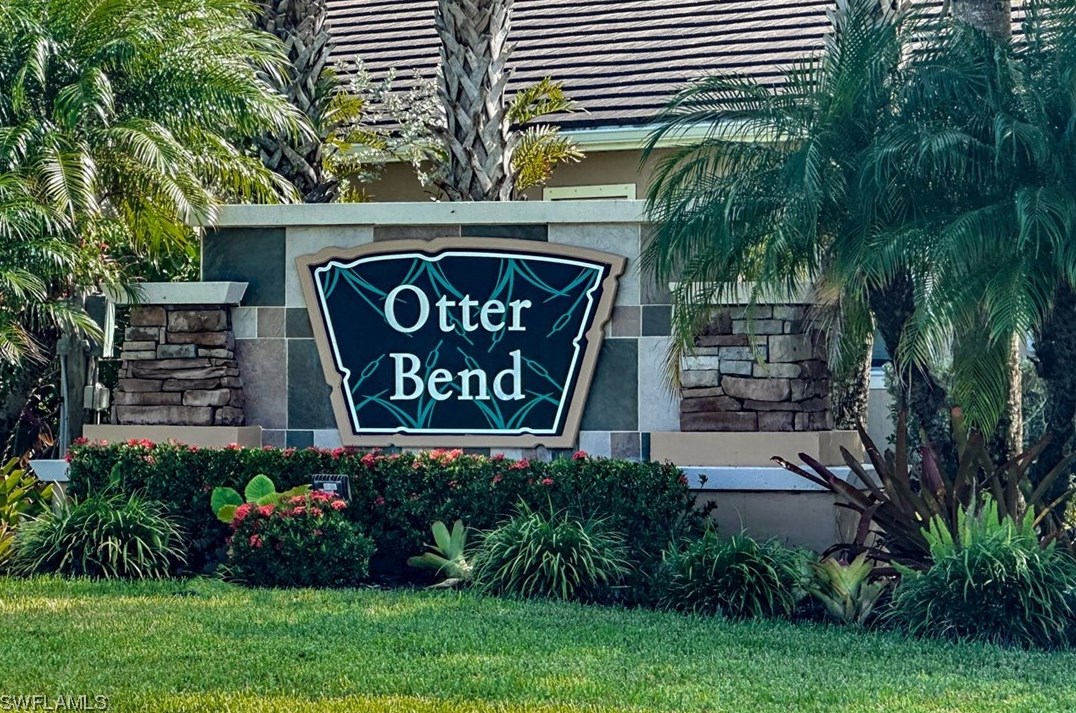 3951 Otter Bend Cir, Fort Myers, FL 33905-5886