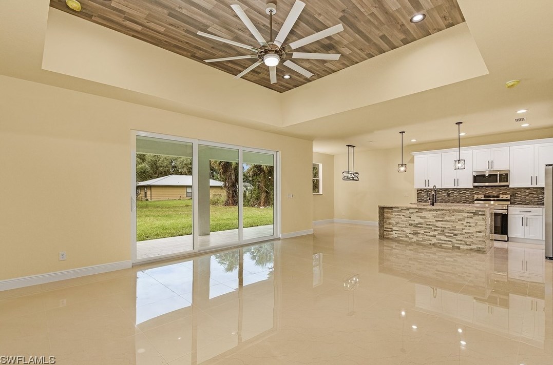 190 Hendry St, Labelle, FL 33935