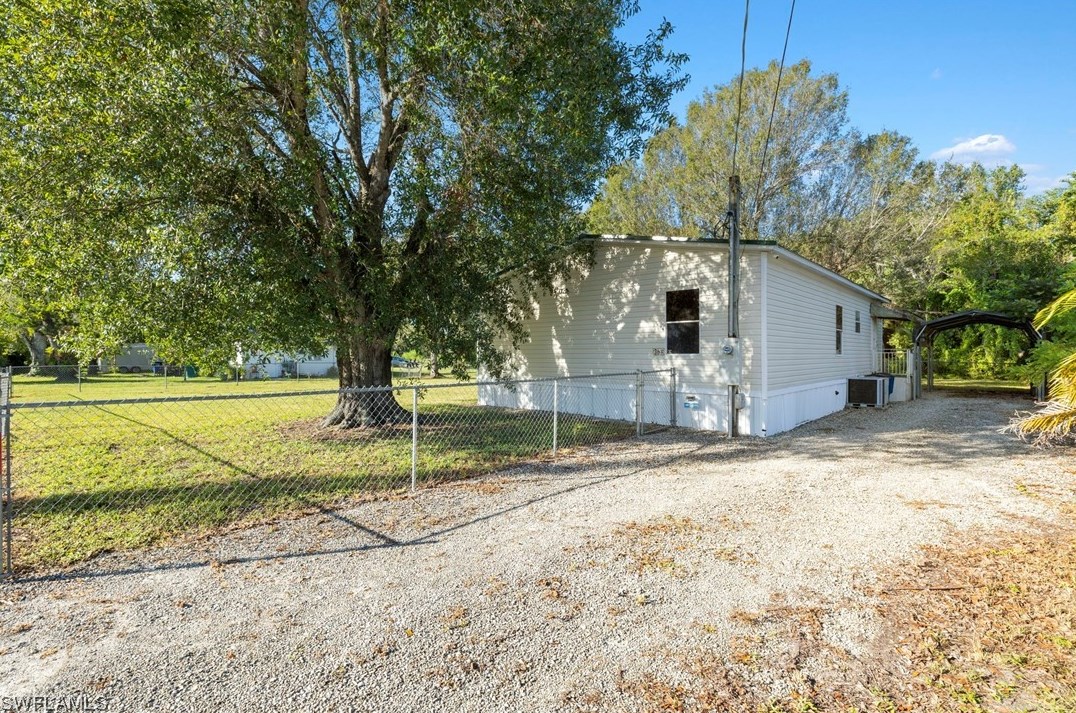 368 Oasis Park Rd, Fort Myers, FL 33905-3316