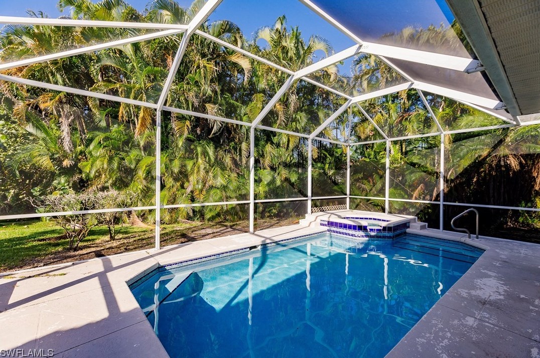 9011 Ridge Ct, Fort Myers, FL 33912-1870