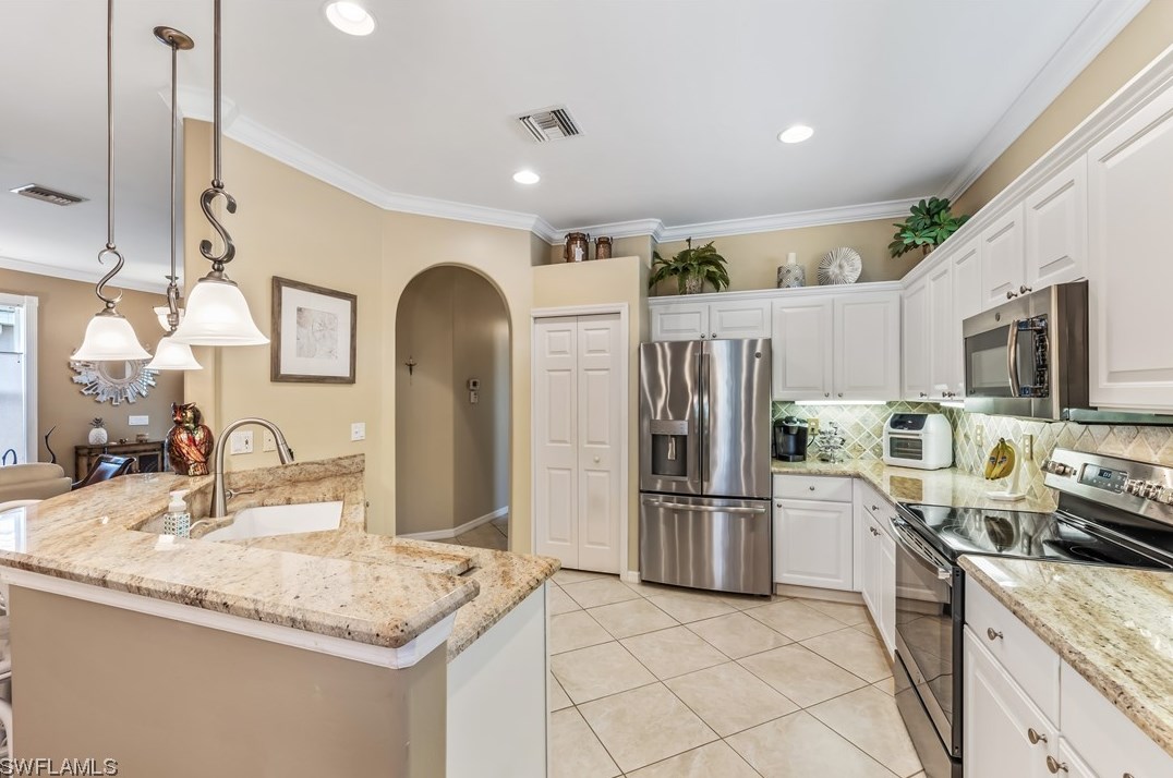 8415 Langshire Way, Fort Myers, FL 33912-0879