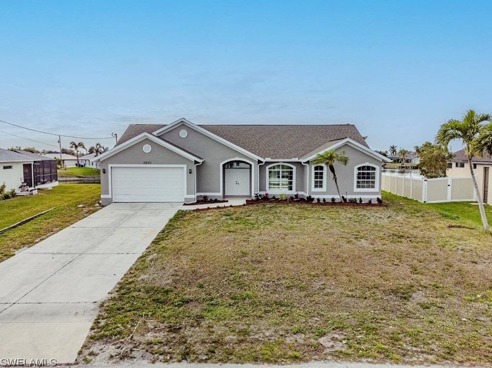 2910 4th Pl, Cape Coral, FL 33909-6888