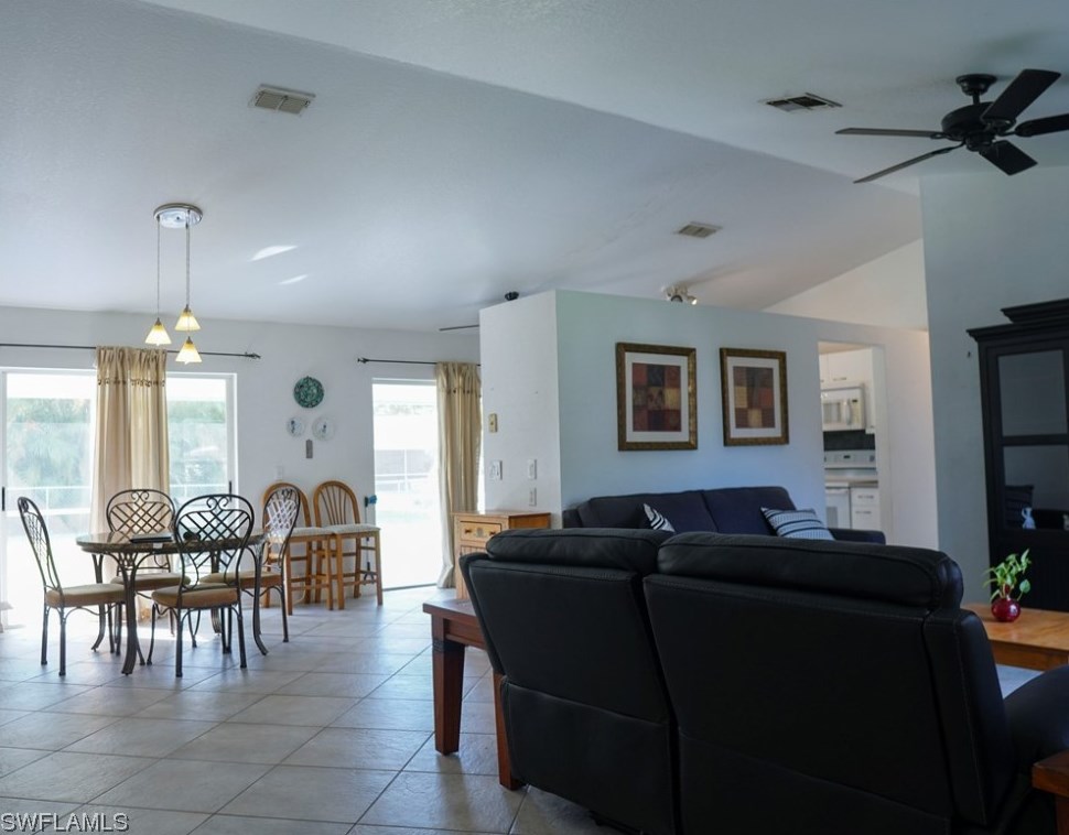 737 Grove Dr, Naples, FL 34120