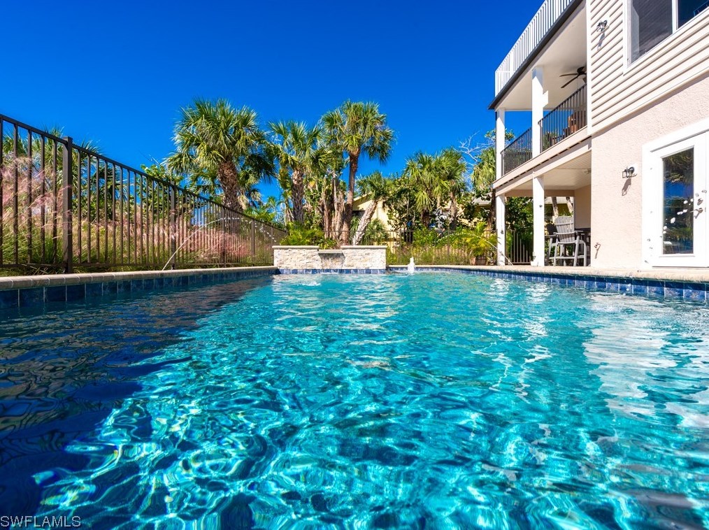 5298 Umbrella Pool Rd, Sanibel FL  33957-2407 exterior