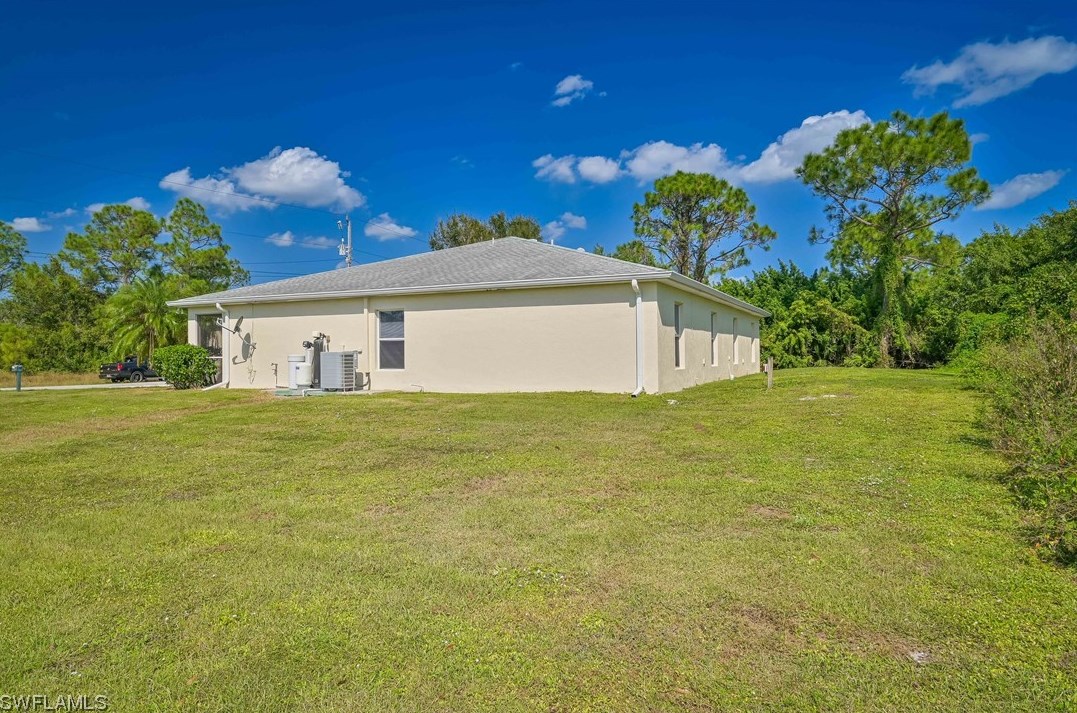 465-467 Lillon Ave S, Lehigh Acres, FL 33974