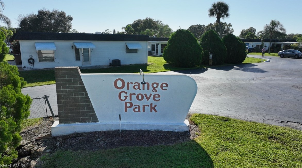 58 Tangelo Ct, Lehigh Acres, FL 33936