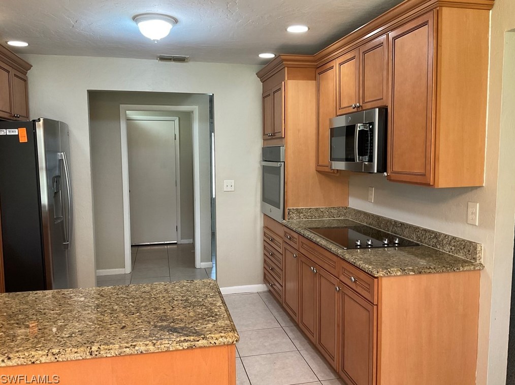 1142 Sw 14th St, Cape Coral, FL 33990