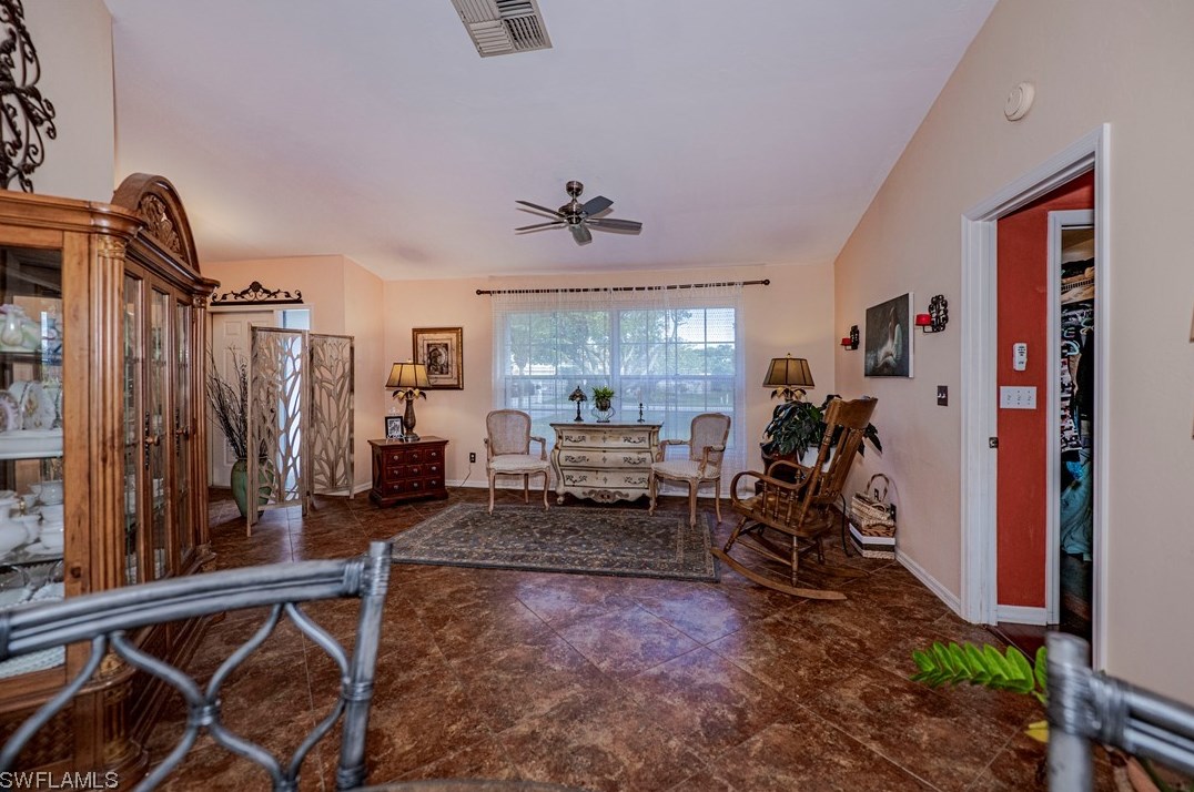 9350 Pineapple Rd, Fort Myers FL  33967-4851 exterior