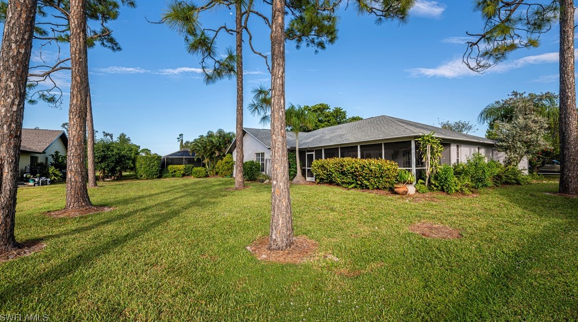 9350 Pineapple Rd, Fort Myers FL  33967-4851 exterior