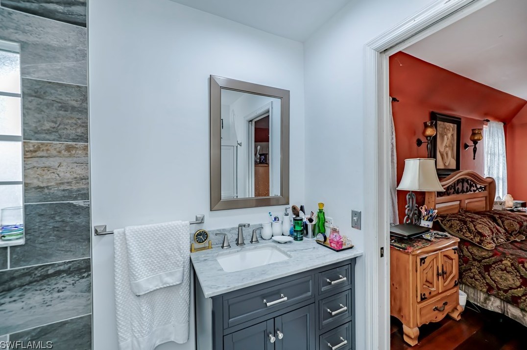 9350 Pineapple Rd, Fort Myers FL  33967-4851 exterior