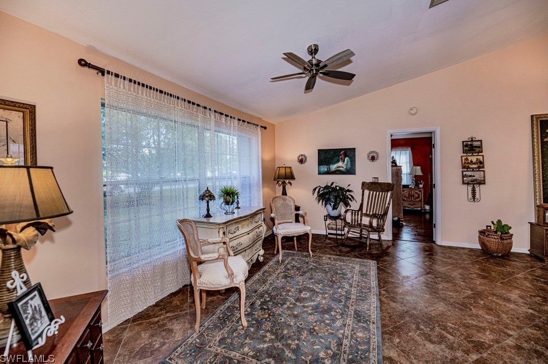 9350 Pineapple Rd, Fort Myers FL  33967-4851 exterior