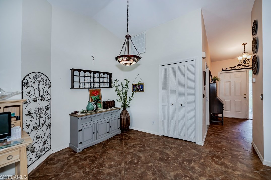 9350 Pineapple Rd, Fort Myers FL  33967-4851 exterior