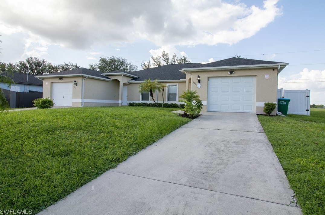 2203 15th Ln, Cape Coral, FL 33909-1784