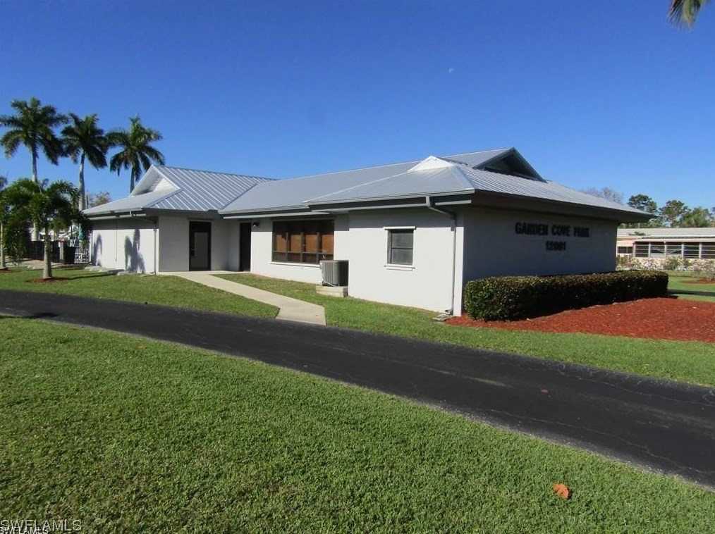 19 Garden Dr, Fort Myers FL  33908-1883 exterior