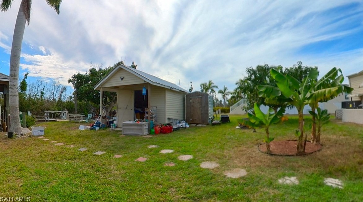 5273 Flamingo Dr, Saint James City, FL 33956