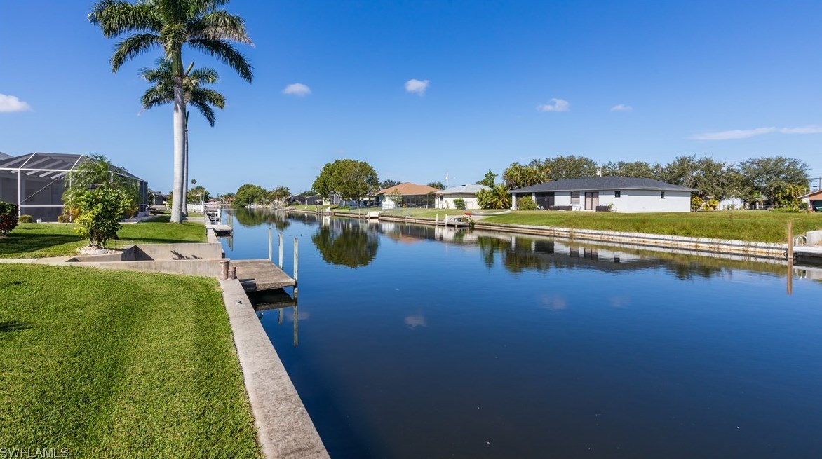 2221 8th Ter, Cape Coral, FL 33990-2798