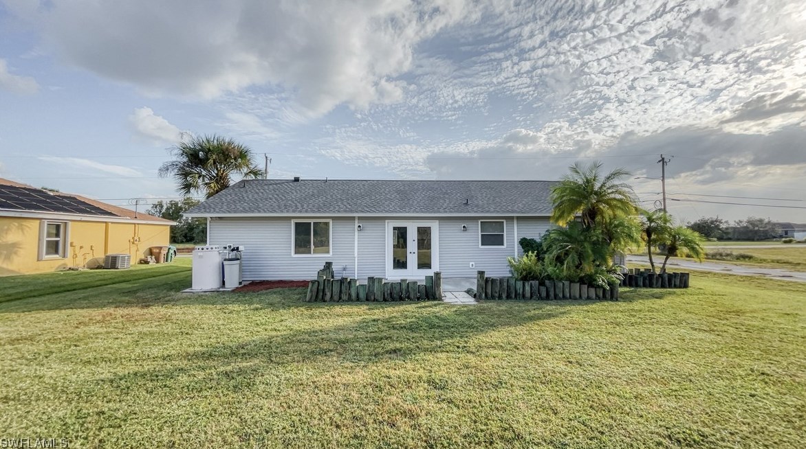 2037 Ne 28th St, Cape Coral, FL 33909