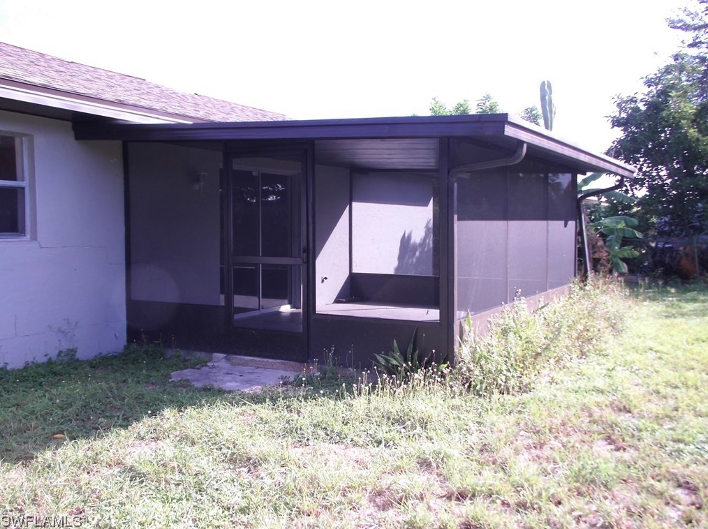 2 Palm Blvd, Lehigh Acres, FL 33936