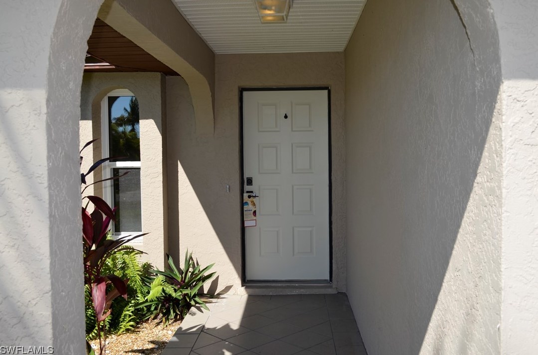 1015 Se 25th Ter, Cape Coral, FL 33904