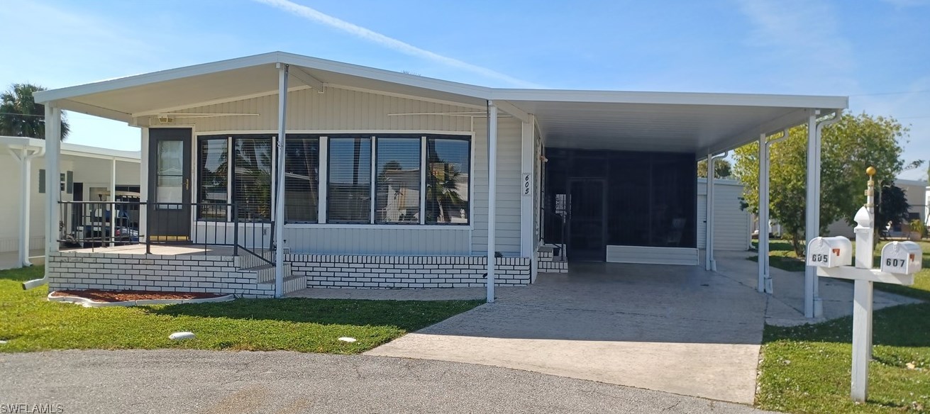 605 Sand Lake Ct, Fort Myers, FL 33917